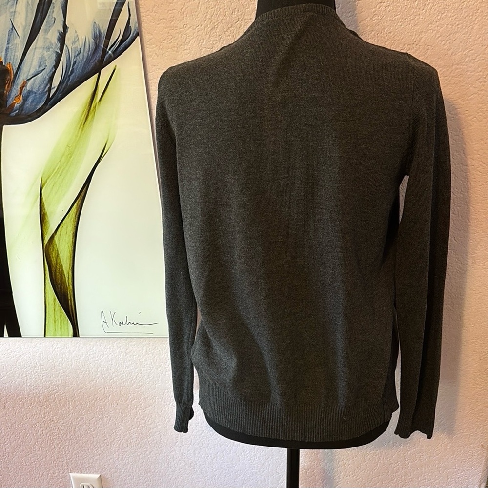 sweater size small - Picture 3 of 5